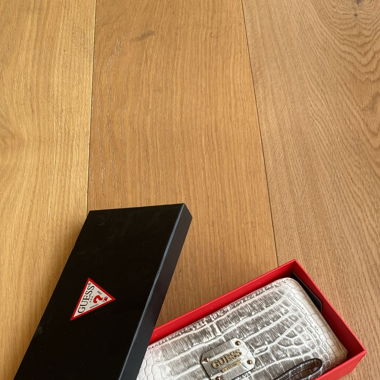 GUESS - Portefeuille