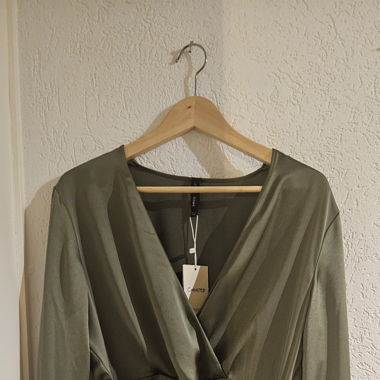 Elegantes Wickelkleid Satin Optik