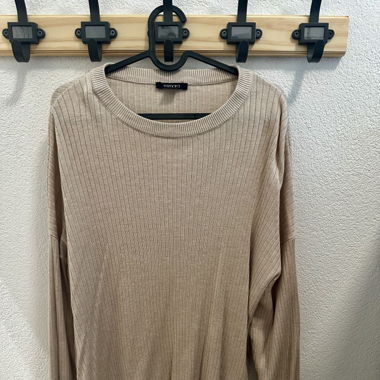 Beiger Pullover