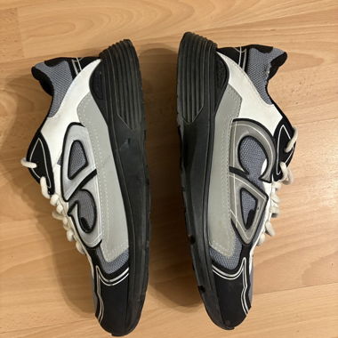 Baskets DIOR grises et noires 