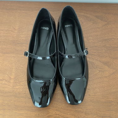 Black Ballerinas, 38