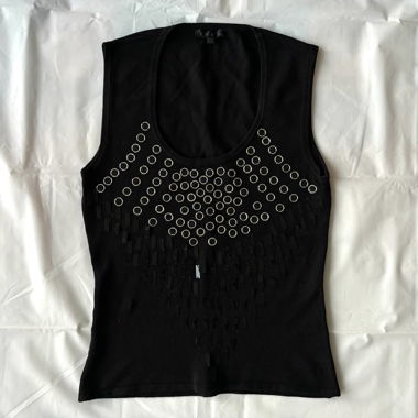 “Glamourous” ornament detailing tank top