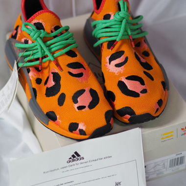 Pharrell Williams HU NMD Sneaker con stampa animalier