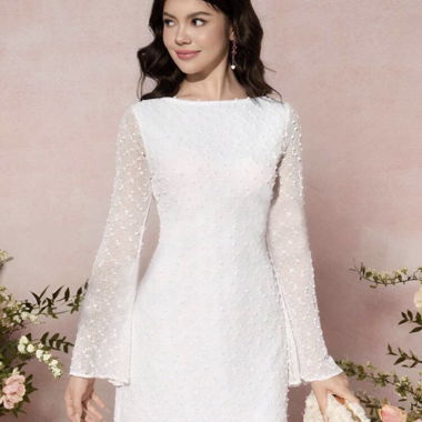 Robe blanche en dentelle