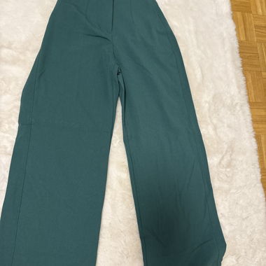 Pantaloni verdi