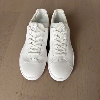 On Shoes The Roger