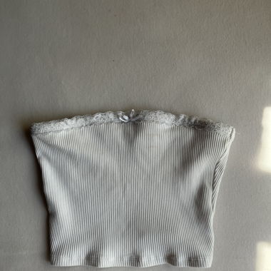 Trägerloses Top