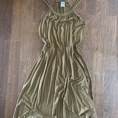 Olives Kleid mit Trägern