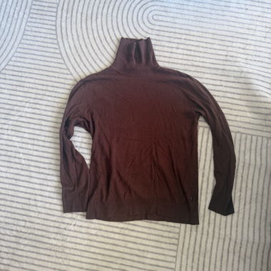 Brauner Rollkragenpullover