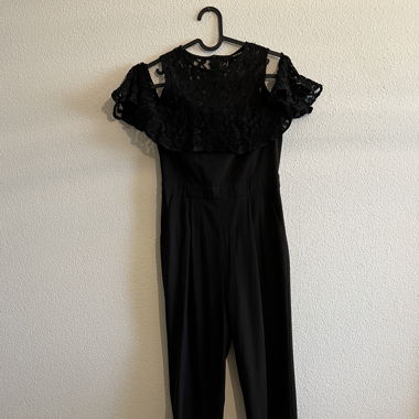 Light jumpsuit with lace, black