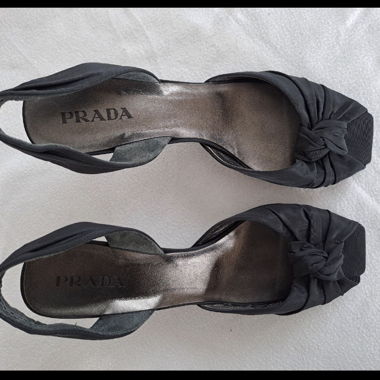 Sandales Prada noires à talons