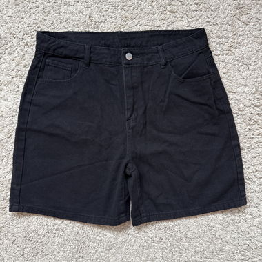 Schwarze Denimshorts