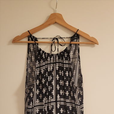Gemusterter neckholder Jumpsuit