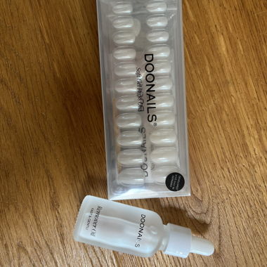 Doonails Press On Nail Set in Pearly White