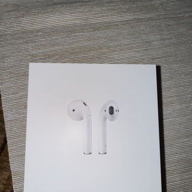 Apple Gen 2 AirPods 