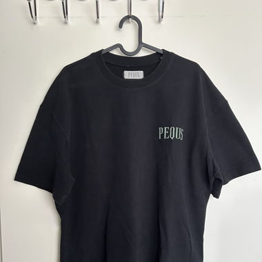Pequs - T-shirt
