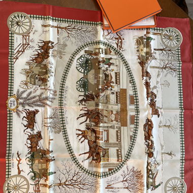 Foulard Hermès très bon état et boite d'origine