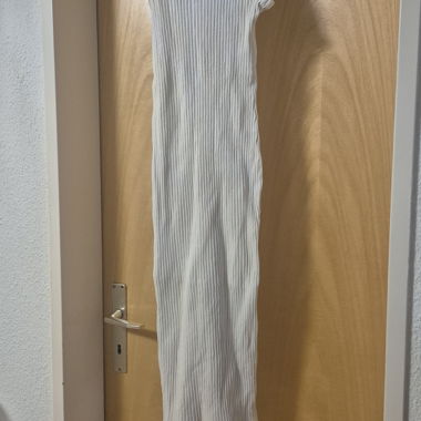 ZARA geripptes weisses Kleid, Gr. S