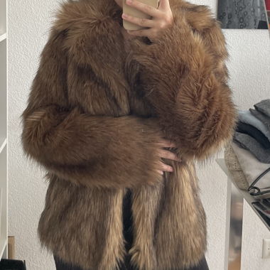 Pelzjacke (faux fur)