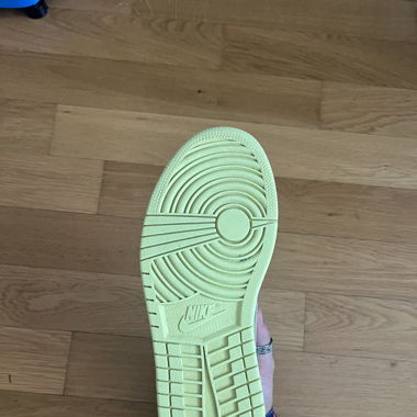 Jordan 1 Low Limelight