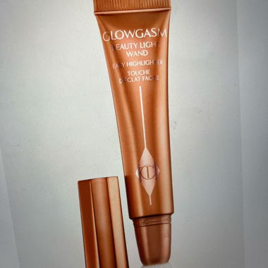 glowgasm peachgasm charlotte tilbury beauty wand