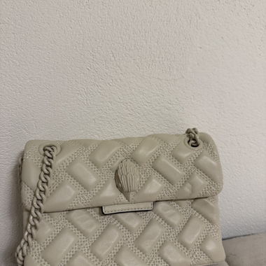 Borsa a tracolla imbottita beige