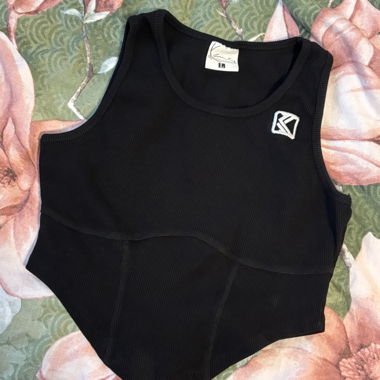 Crop top con piccolo corsetto