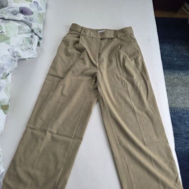 Pantaloni in tessuto beige a gamba larga Lamarel