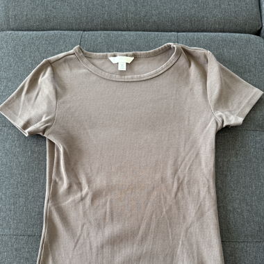 T-shirt taupe