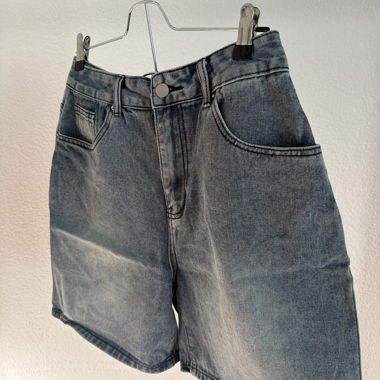 Jeans bermuda Shorts in washed blue 