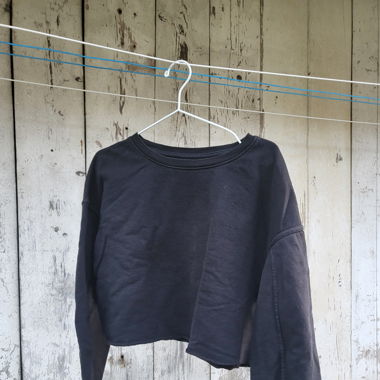 schwarzer Pulli cropped