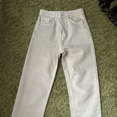 Beige Jeans 