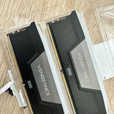 Corsair Vengeance RGB DDR5 32 Go (2x16Go)