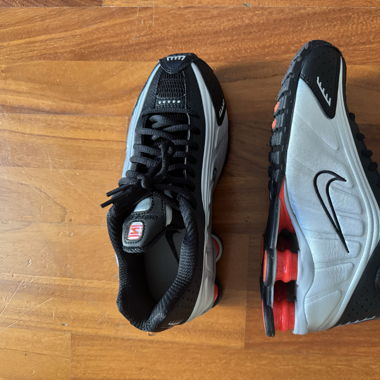 Brand new Shox R4 trainers