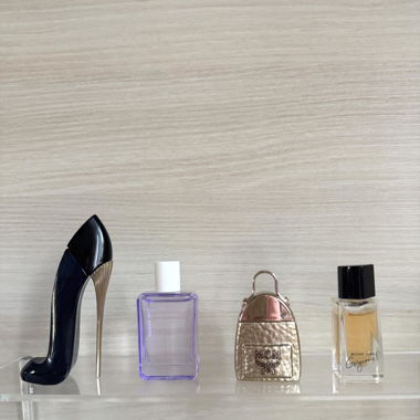 4 miniatures parfums 