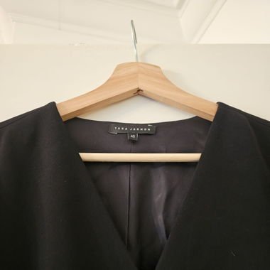 Schwarzer Jumpsuit