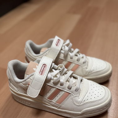 Adidas Sneakers