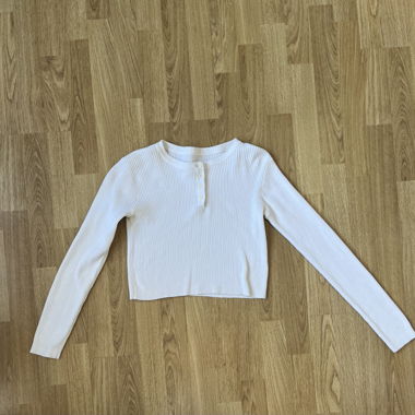 Cropped knitted sweater