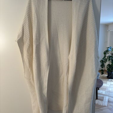 Weisser Cardigan