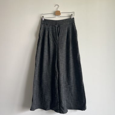 Dunkle Wide-Leg-Hosen