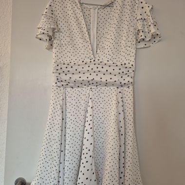 Detailreiches Polkadot Kleid