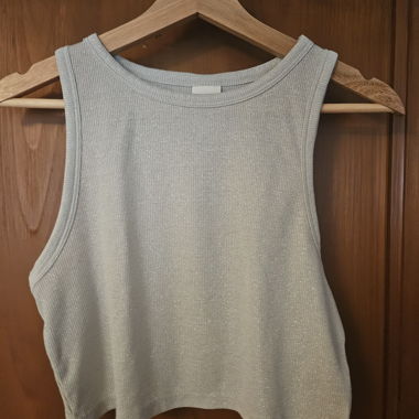 White crop top with glitter