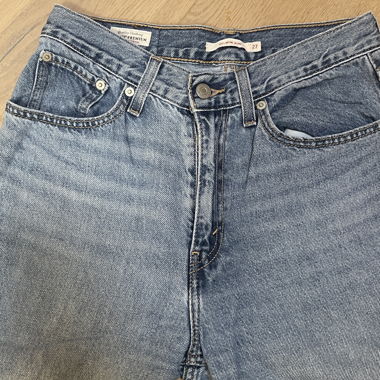Levis 80’s Mom Jeans