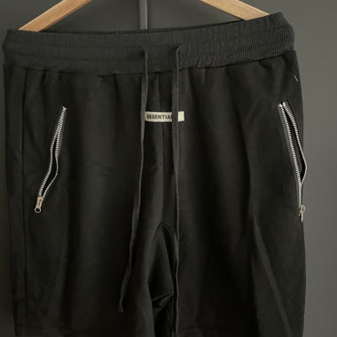 Short Essentiel