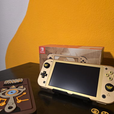 Switch Lite Édition Hyrule avec Accessoires