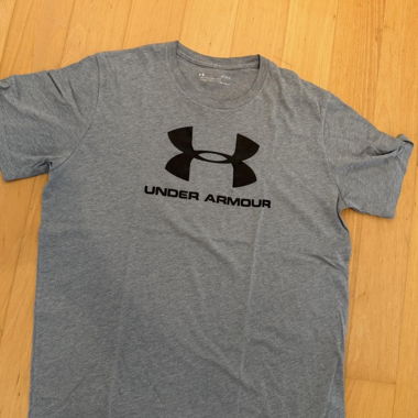 Grau Under Armour T-Shirt