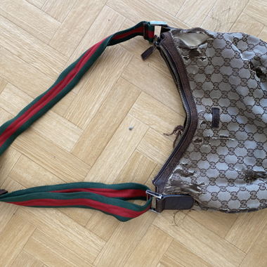 Gucci shoulder bag