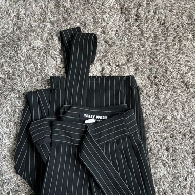 Pantalon noir à rayures 