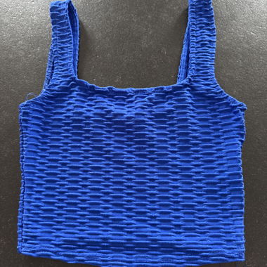 Top court bleu texturé