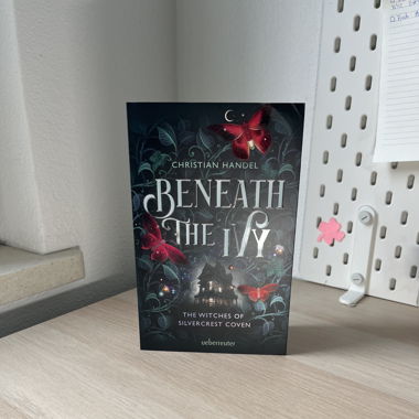 Bücher - Beneath The Ivy 